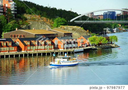 北欧情緒豊かなストックホルム近郊の海岸 97987977