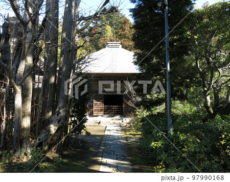 鎌倉市の常楽寺(参道・仏殿) 鎌倉市の常楽寺(参道・仏殿) 97990168