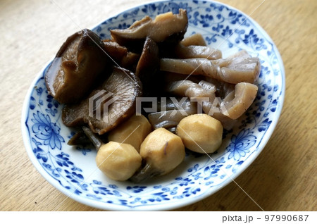 椎茸と蒟蒻とくわいの煮物 椎茸と蒟蒻とくわいの煮物 97990687