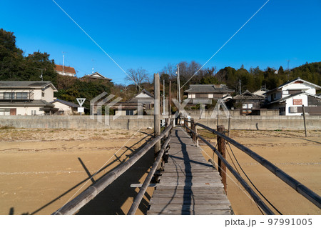 高島 木製の桟橋と與太郎集落 岡山県笠岡市 高島 木製の桟橋と與太郎集落 岡山県笠岡市 97991005