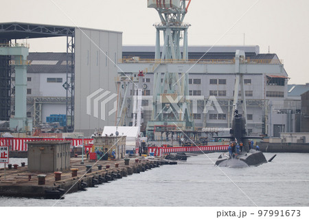 三菱重工業神戸造船所にて停泊する海上自衛隊の潜水艦たいげい 三菱重工業神戸造船所にて停泊する海上自衛隊の潜水艦たいげい 97991673