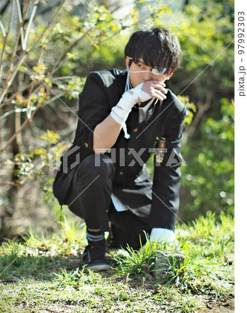 敵の気配を察知する中二病 97992303