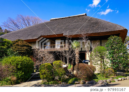 日当たりの良い春の縁側　世田谷代官屋敷 97993167