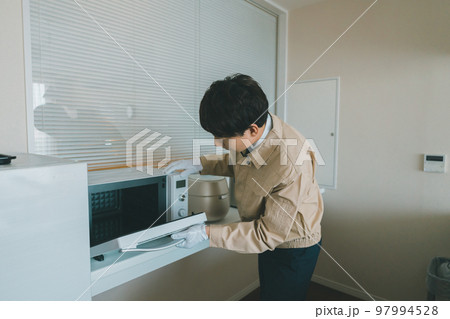 家に来た業者 97994528