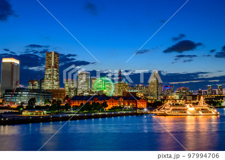 夕暮れのみなとみらい 夕暮れのみなとみらい 97994706