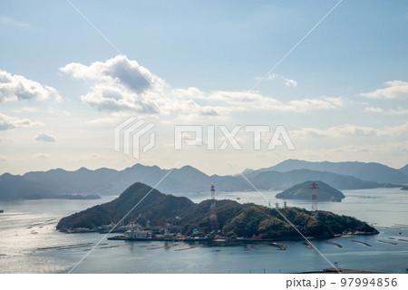 旧陸軍運輸部のあった広島港の沖にある金輪島 旧陸軍運輸部のあった広島港の沖にある金輪島 97994856