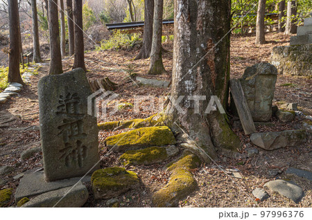 御射神社春宮の道祖神 97996376