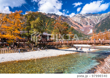 《長野県》秋の上高地・紅葉最盛期 《長野県》秋の上高地・紅葉最盛期 97996540