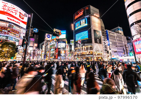 日本の東京都市景観 3千万人超累計・4カ月で1千万人増・死亡456人最多…悪夢の感染爆発…＝1月6日 97996570