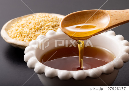 ごま油 97998177