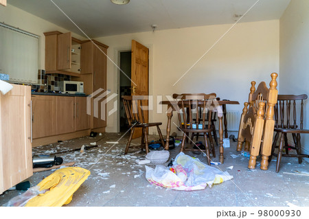 Broken glass after break in at glas door. Broken glass after break in at glas door. 98000930