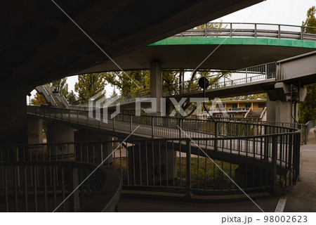 Pedestrian and bicycle paths on the road interchange. 98002623