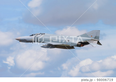 雲上のドイツ空軍F-4FファントムⅡ 98006719