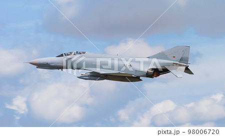 雲上のドイツ空軍F-4FファントムⅡ 98006720