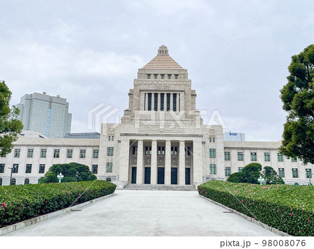 正面からみた国会議事堂 98008076