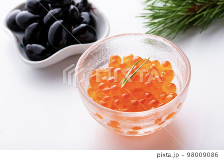 おせちのいくらと黒豆 98009086