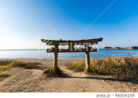 直島・恵美須神社の鳥居 98009108