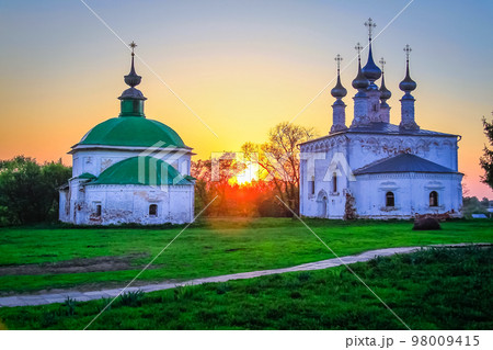 Suzdal village in Golden Ring of Russia, idyllic landscape Suzdal village in Golden Ring of Russia, idyllic landscape 98009415