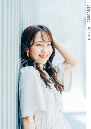 若い女性のビューティ 98009832