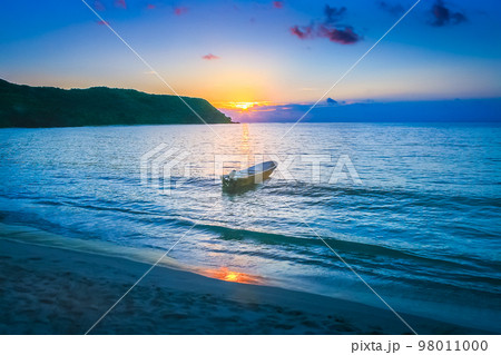 Tropical sandy beach at summer sunset in Fiji Islands, Pacific ocean 98011000