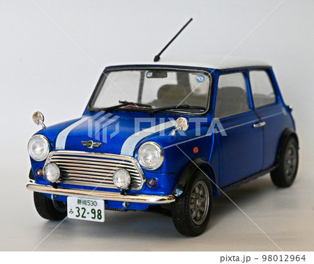 自動車のプラモデル 98012964