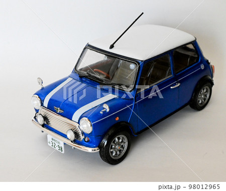 自動車のプラモデル 98012965