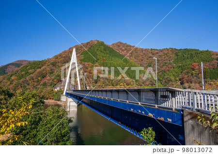 丹沢湖に架かる永歳橋 98013072