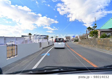 房総半島　千葉県富津市金谷の風景（運転中撮影） 98014032
