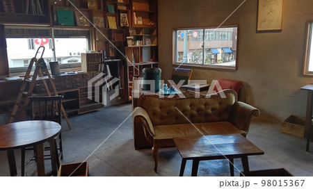 レトロなカフェ 98015367