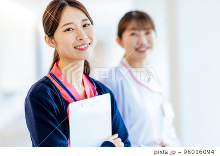 看護師イメージ　女性　撮影協力：LINK FOREST 98016094