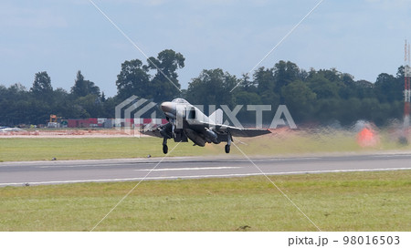 ドイツ空軍F-4FファントムⅡ離陸 98016503