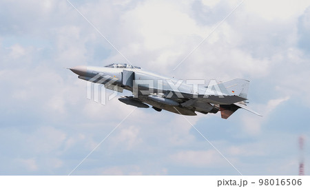 ドイツ空軍F-4FファントムⅡ離陸 ドイツ空軍F-4FファントムⅡ離陸 98016506