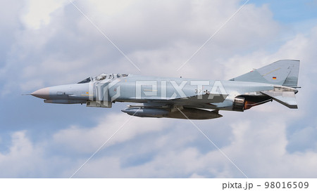 ドイツ空軍F-4FファントムⅡ離陸 98016509