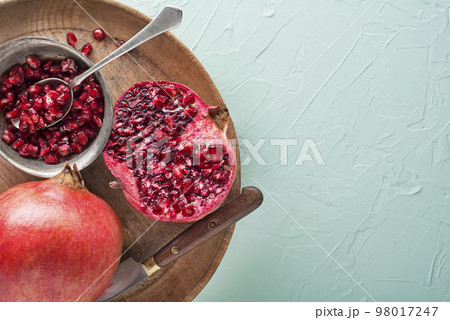 Pomegranate seeds Pomegranate seeds 98017247