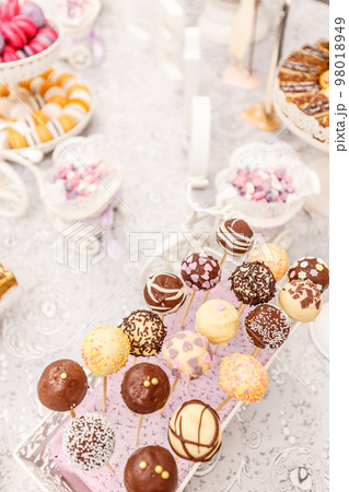 Candy bar table 98018949