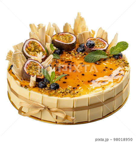White chocolate cake 98018950