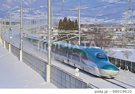 北海道新幹線　新函館北斗ー木古内　JR東日本　E5系　U26編成（仙台）　はやぶさ 98019610