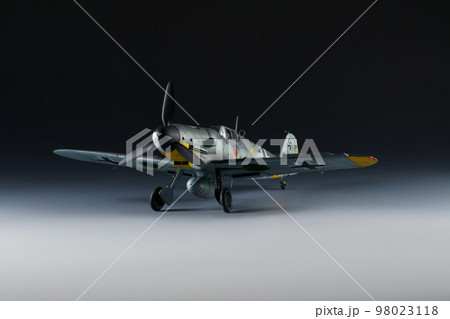 1/32scale MESSERSCHMITT BF 109G-6 YELLOW 1 98023118