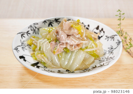 白菜と豚肉の炒め物 98023146