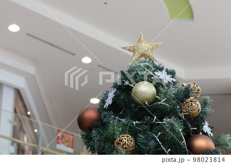 クリスマスツリー 98023814