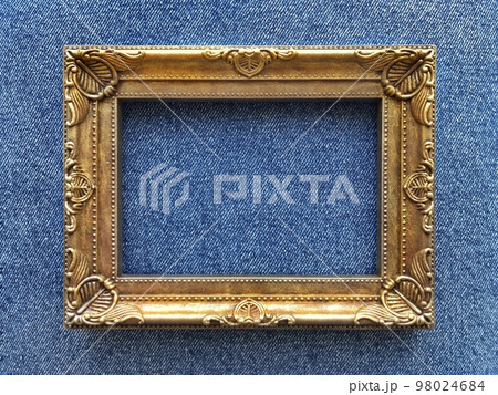 アンティークゴールドの額縁の写真素材 [98024684] - PIXTA