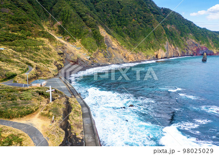 オタイネの碑と筆島（東京都大島町） 98025029