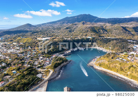 伊豆大島の波浮港（東京都大島町） 98025030