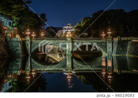 皇居ライトアップ 98029083