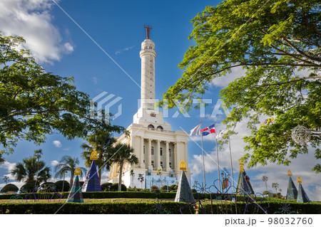 The Monument to the Heroes Santiago De Los Caballeros in the Dominican Republic 98032760