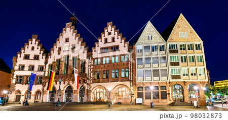 Traditional houses at Roemerberg Square in Frankfurt am Main, Germany at night 98032873