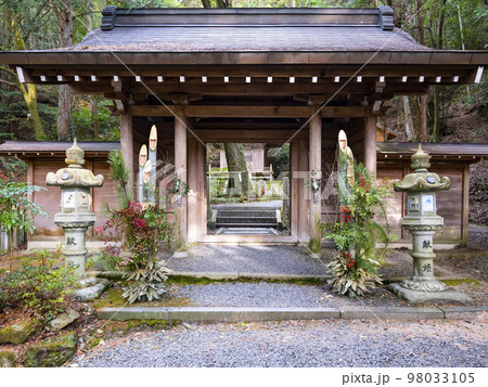八幡神社松平東照宮 産湯の井戸、神門 八幡神社松平東照宮 産湯の井戸、神門 98033105