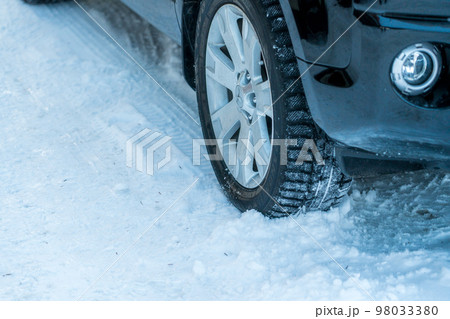 スタッドレスタイヤ 98033380