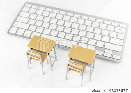 玩具とキーボードが動かないパソコン 玩具とキーボードが動かないパソコン （キーボードが反応しない