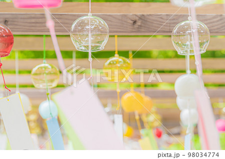 夏の風鈴の風景 98034774